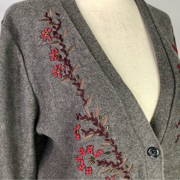 Eddie Bauer embroidered v-neck cardigan grey cotton blend berries beaded XL - Picture 2 of 8